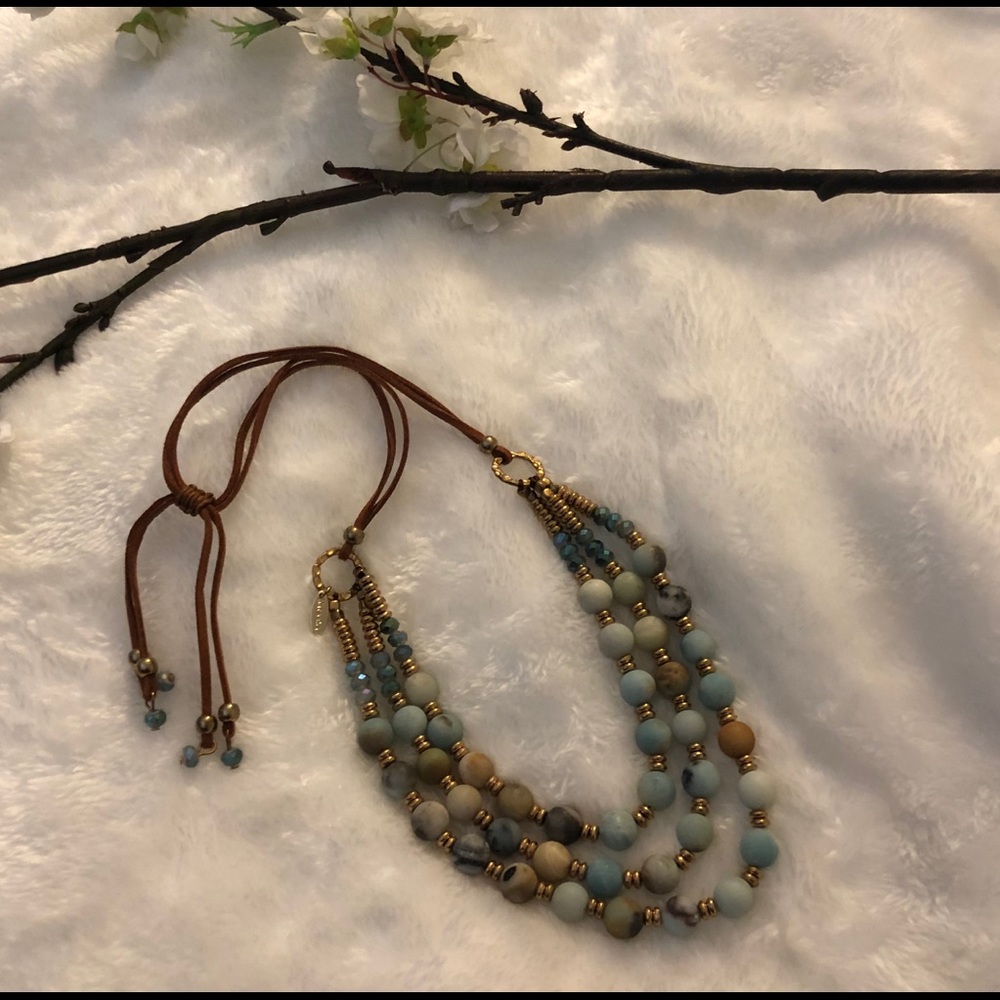 NATASHA COUTURE beautiful necklace.